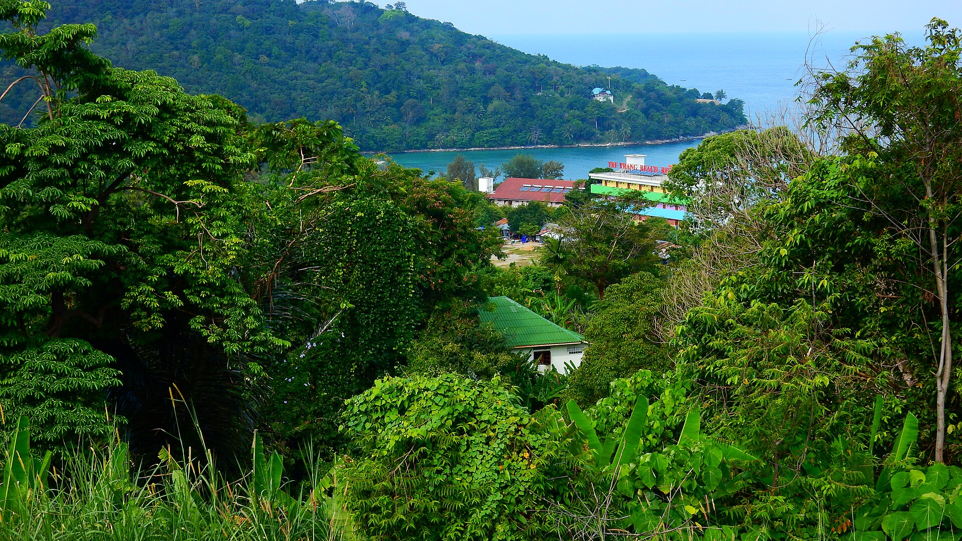 普吉島 Tri-Trang 海岸及岬角環境照，並非度假村範圍