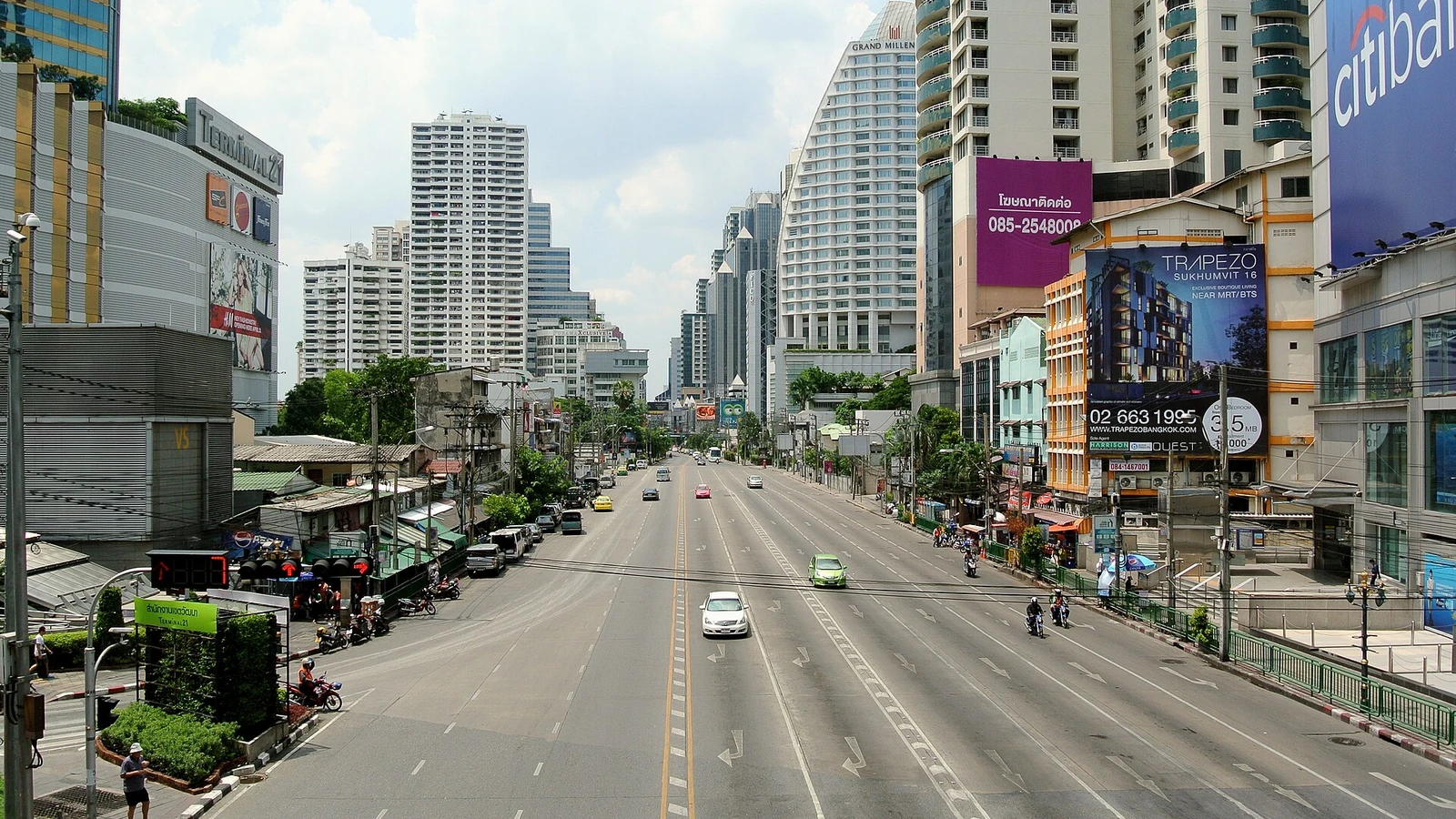 曼谷阿速路口與素坤逸道路景象