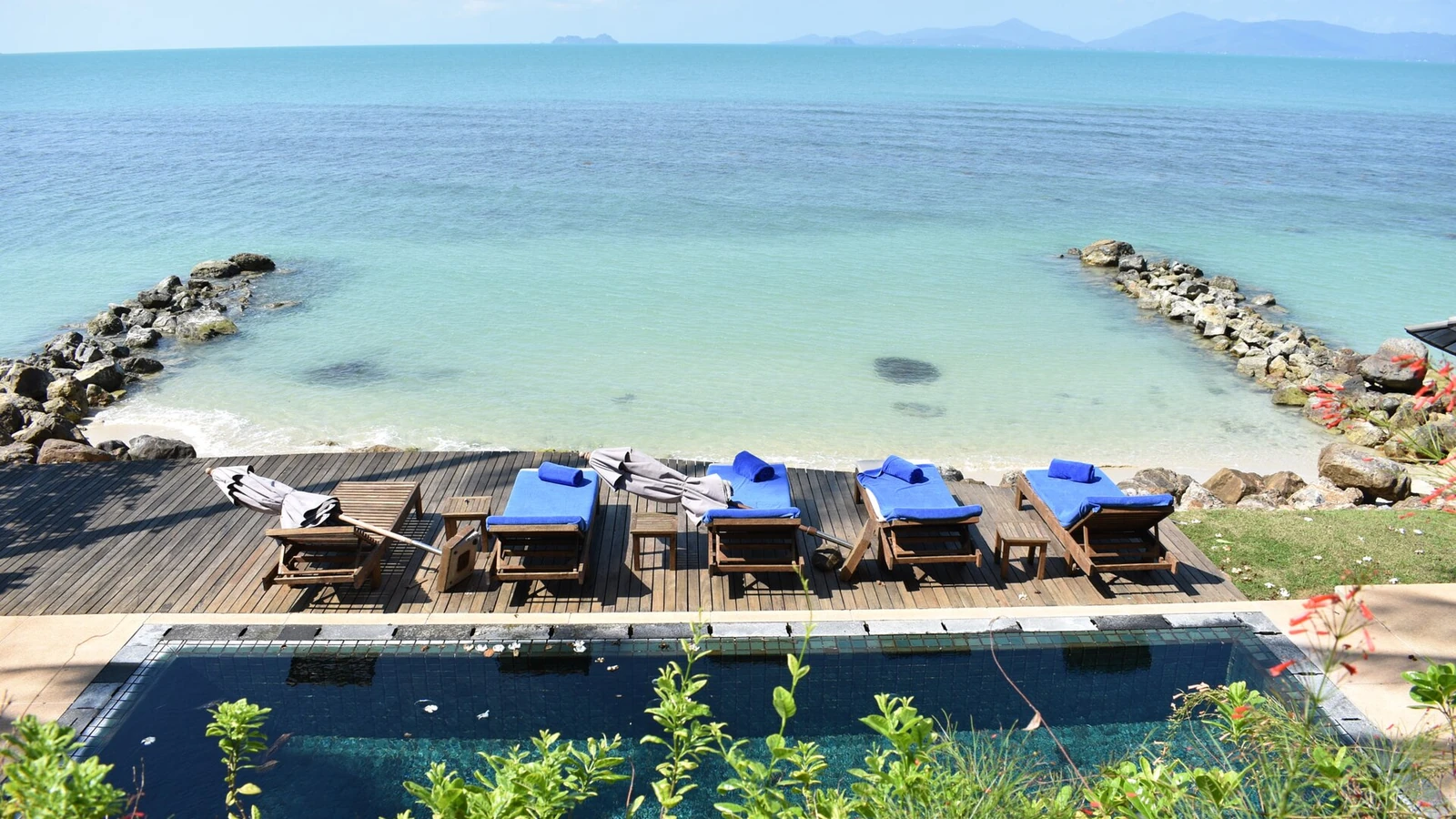 蘇梅島海岸旅遊情境圖，不是 Centara Reserve 飯店照片