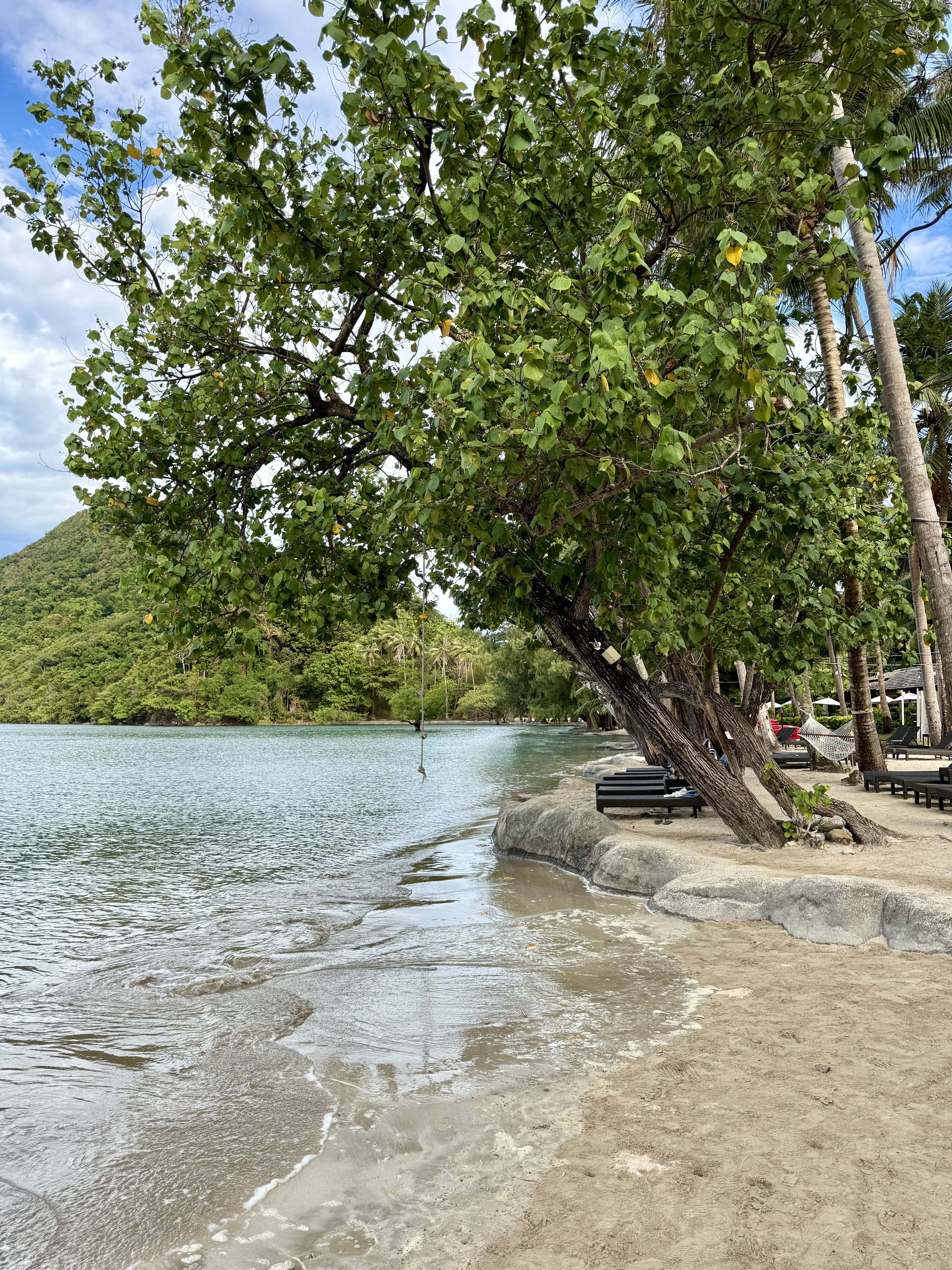 象島 Chang Noi Beach 區域環境照，並非 The Retreat 或 SYLVAN 飯店實景