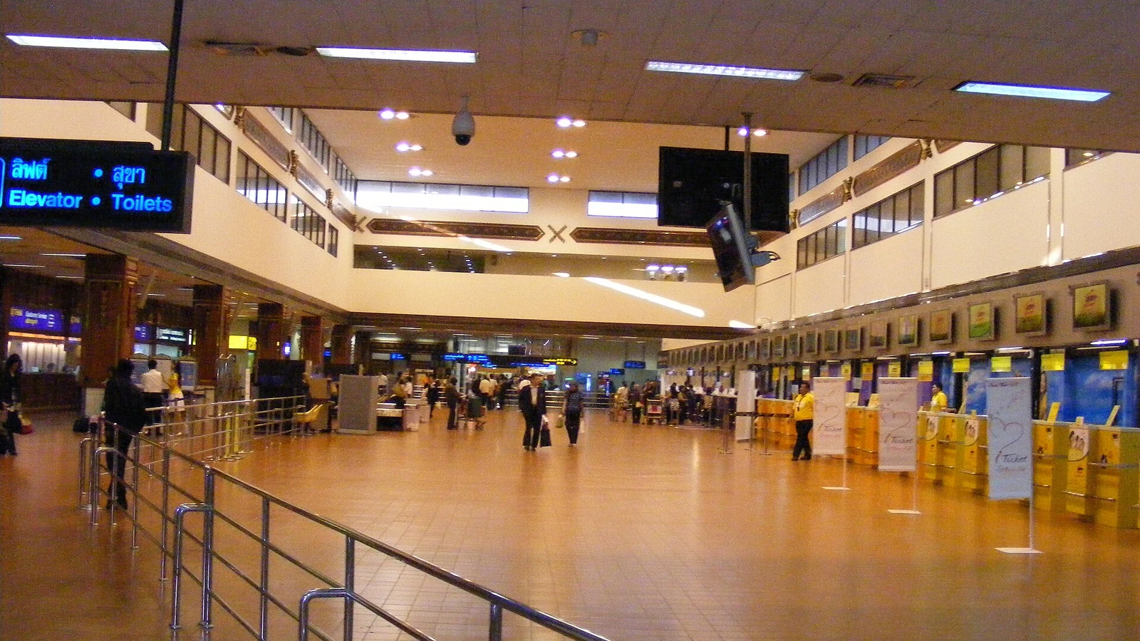 廊曼機場國內線航廈報到區